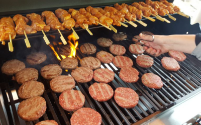 Zaterdag 21 Juni 2025 de gezellige Sapientes-ab-Oriente barbecue met een kleine markt